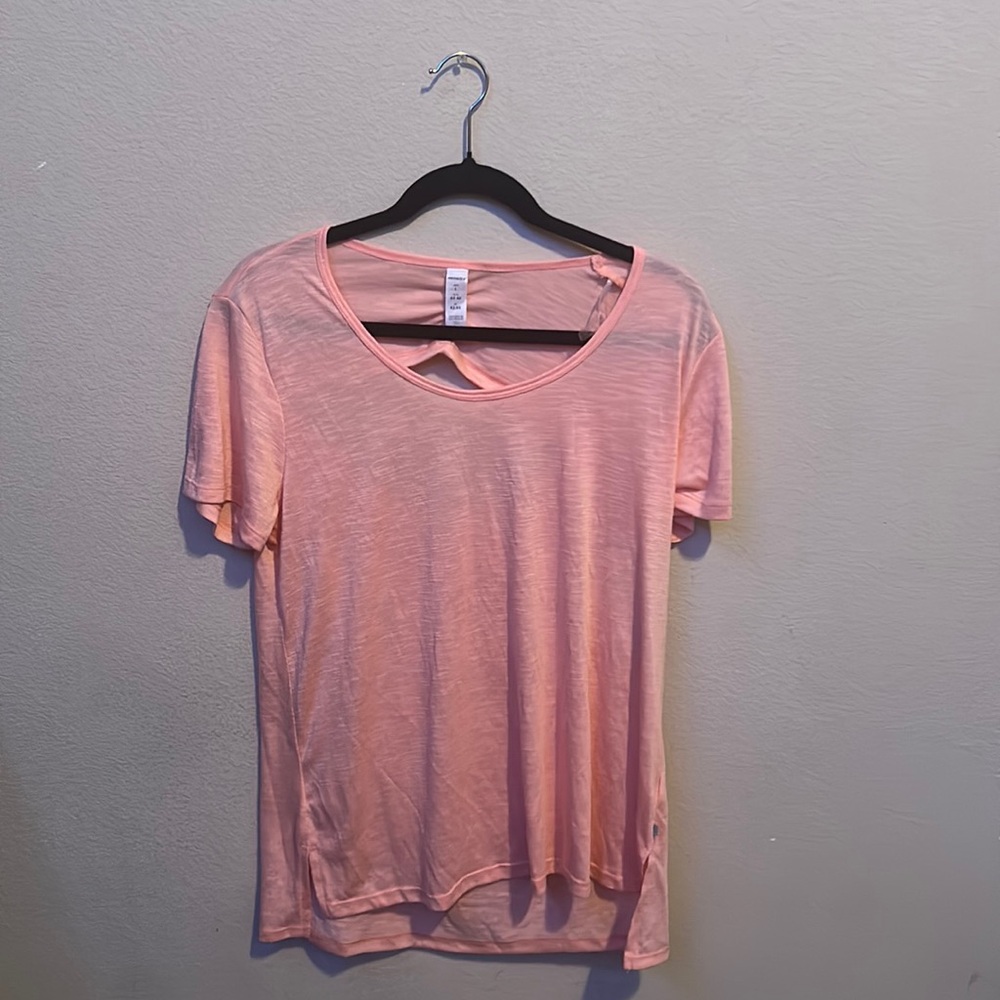 Salmon shirt by Marika